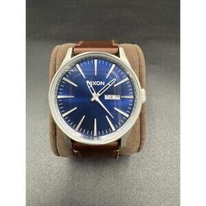 Nixon Sentry Quartz Navy Blue Dial Brown Leather Mens Watch New Battery VG Condi